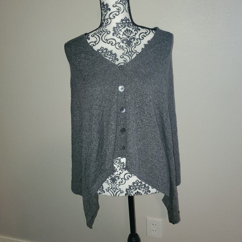TJD one size Raina unervisal cover up shawl new with tags